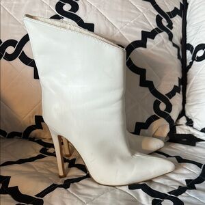 Forever 21 White Heeled Ankle Boots